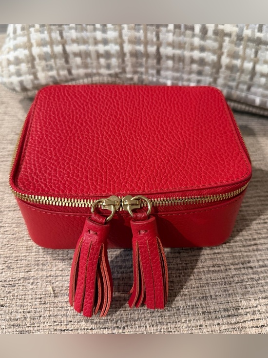Cuyana Handbags - Cuyana Red Leather Travel Jewelry Case Jewelry Box Tassels EUC